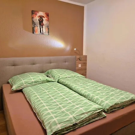 Apartment Sonnenschein1r Mit Terrasse Und Garten Friedrichshafen